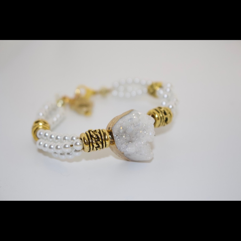 Elegant bracelets for every special events